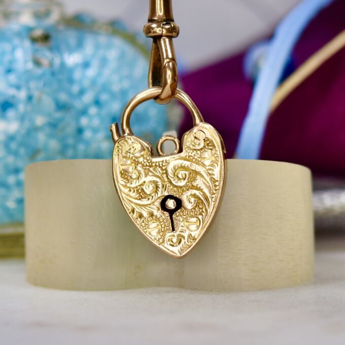 Edwardian Engraved Heart Padlock in 9ct Gold