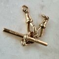 Antique T Bar & Matching Clips in 9ct Gold