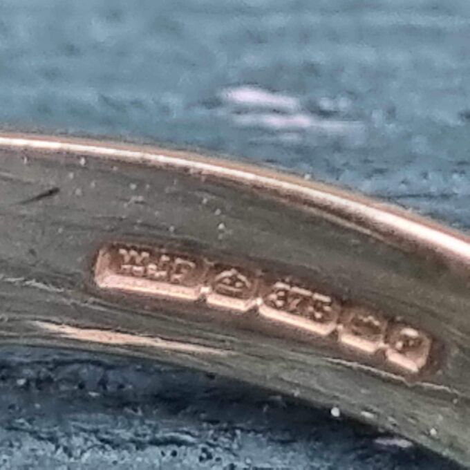 Oval Signet Ring in 9ct Gold