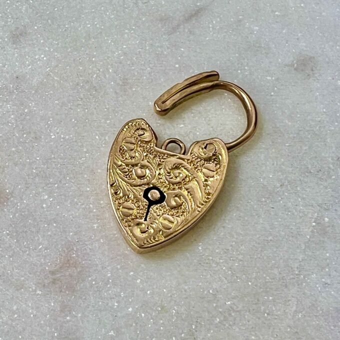 Edwardian Engraved Heart Padlock in 9ct Gold