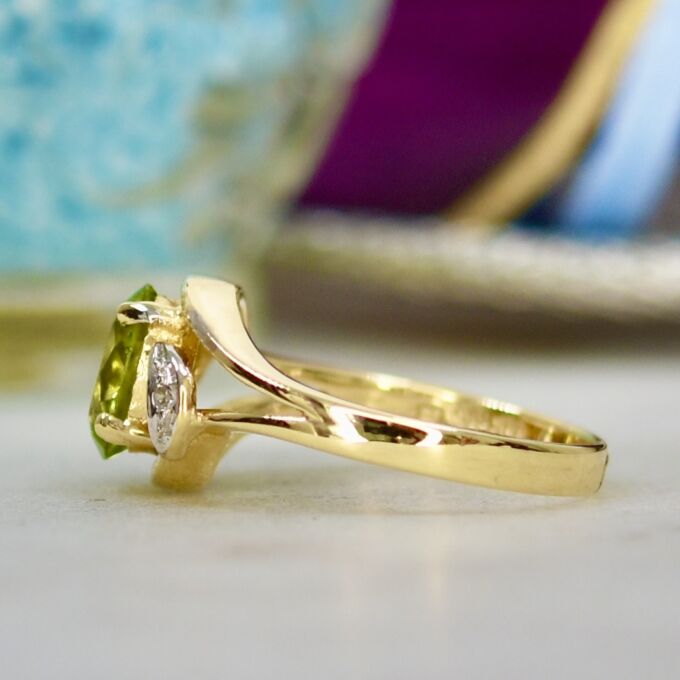 Peridot & diamond Ring in 14ct Gold