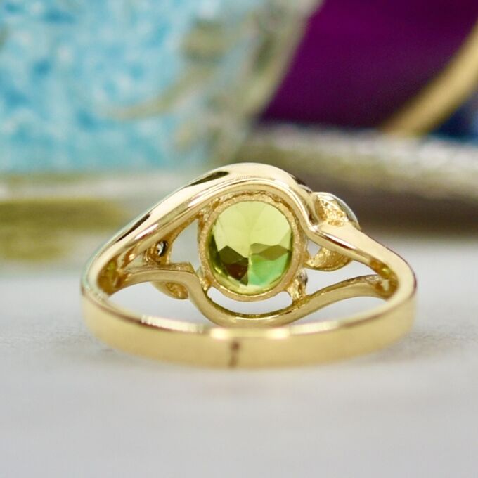 Peridot & diamond Ring in 14ct Gold