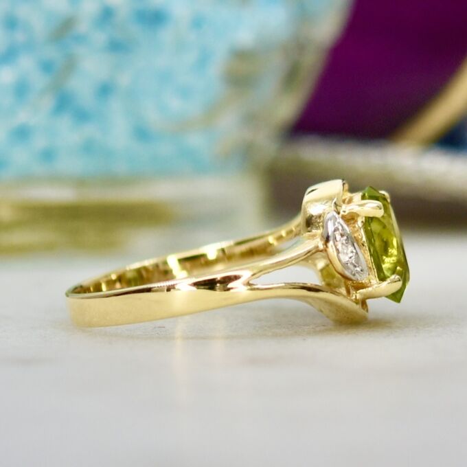 Peridot & diamond Ring in 14ct Gold