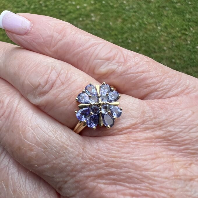 Tanzanite Cluster Ring in 14ct Gold