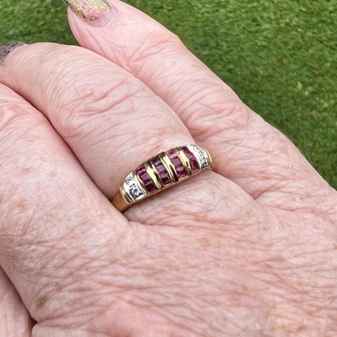 Ruby & Diamond Ring in 14ct Gold