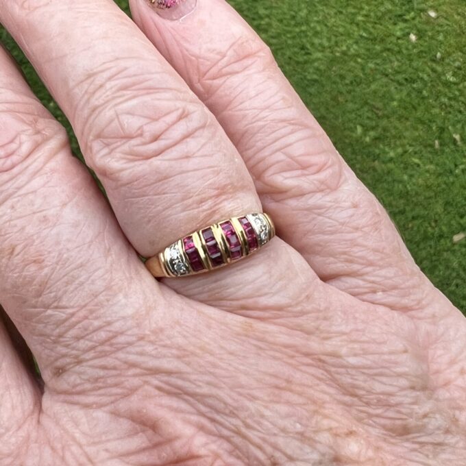 Ruby & Diamond Ring in 14ct Gold