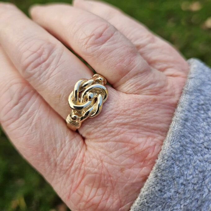 Knot Ring in 9ct Gold