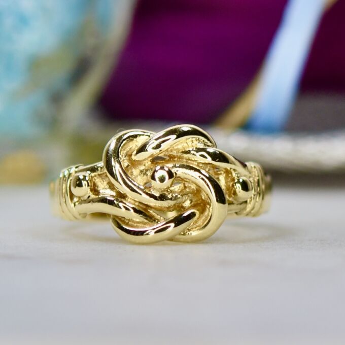 Knot Ring in 9ct Gold