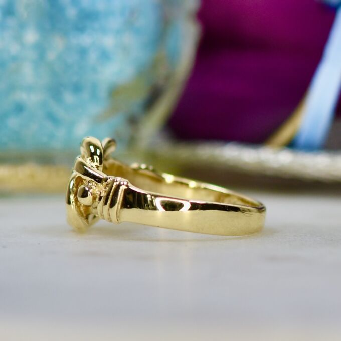 Knot Ring in 9ct Gold