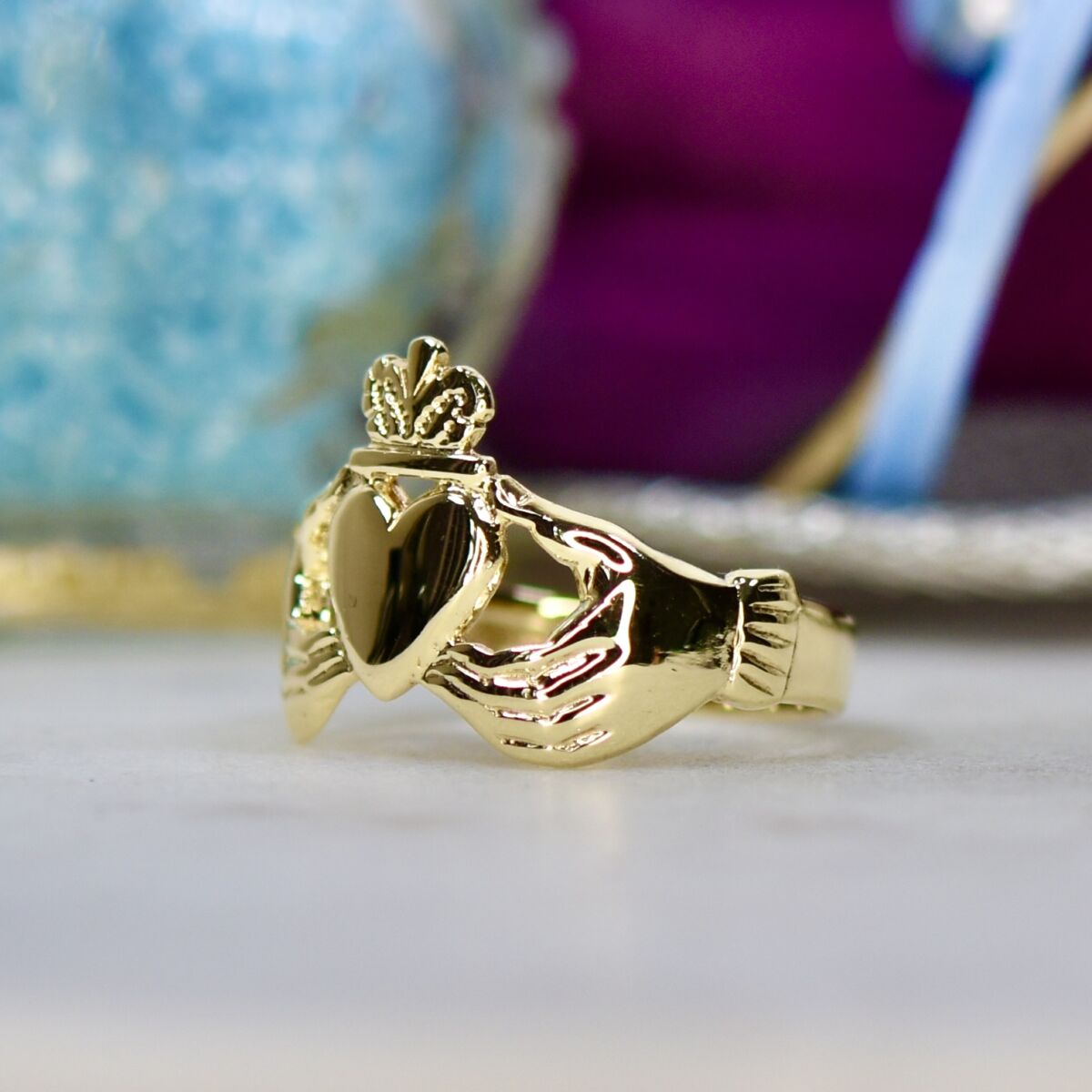 Vintage gold hot sale claddagh ring