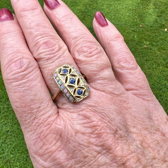 Sapphire, Opal and Diamond RIng in 9ct Gołd