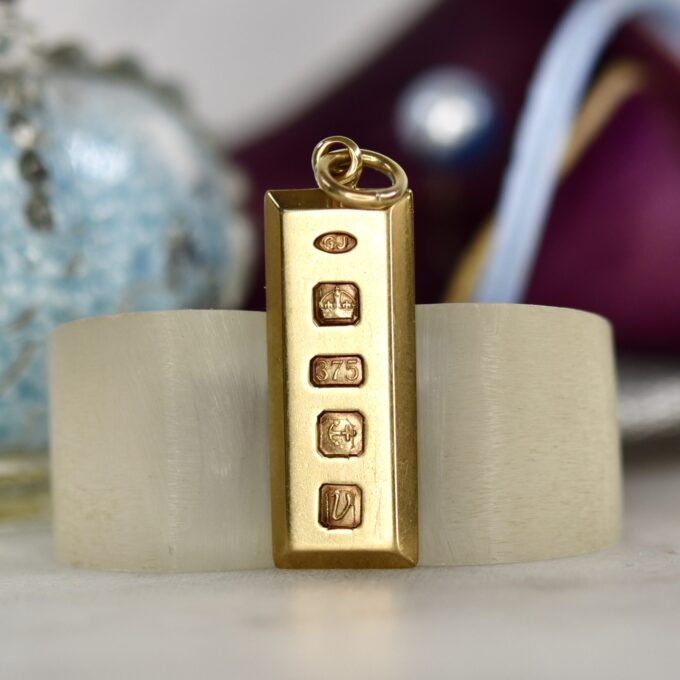 Ingot Pendant in 9ct Gold