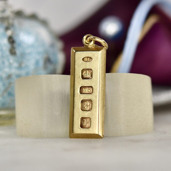 Ingot Pendant in 9ct Gold