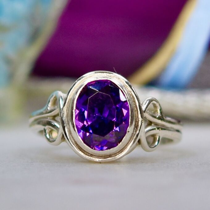 Amethyst Solitaire Ring in 9ct Gold