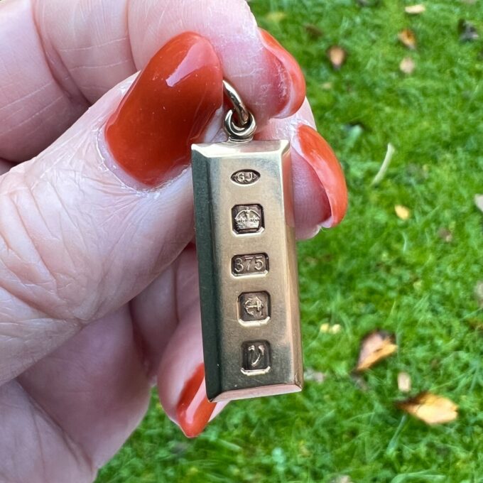 Ingot Pendant in 9ct Gold