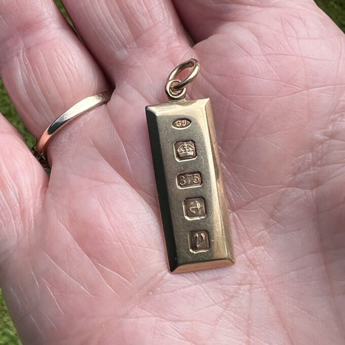 Ingot Pendant in 9ct Gold