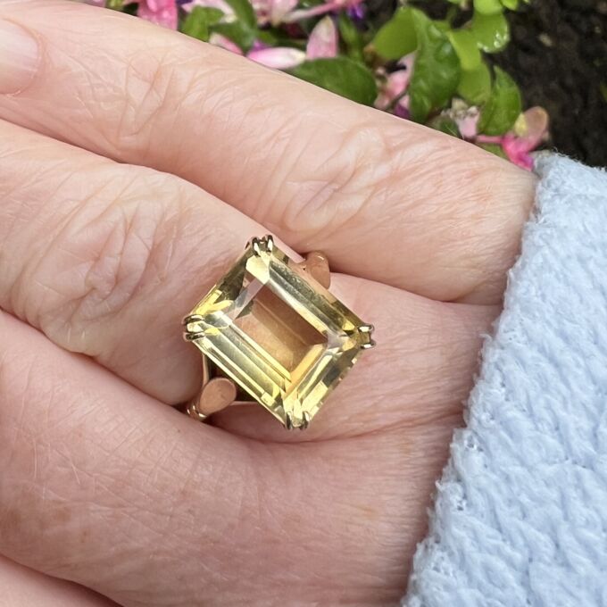 Citrine Solitaire Ring in 9ct Gold