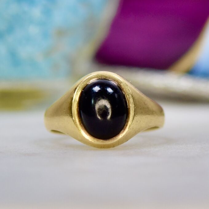 Onyx Cabochon Signet Ring in 9ct Gold