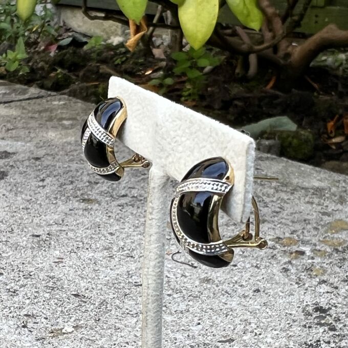 Onyx Omega Back Huggie Earrings in 9ct Gold