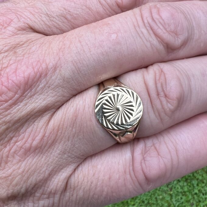 Patterned Signet Ring in 9ct Gold