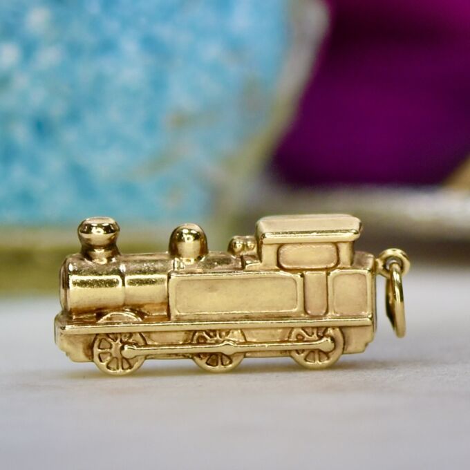 Steam Train Locomotive Pendant in 9ct Gold