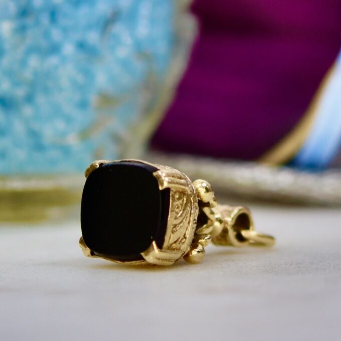 Onyx Fixed Fob Pendant in 9ct Gold