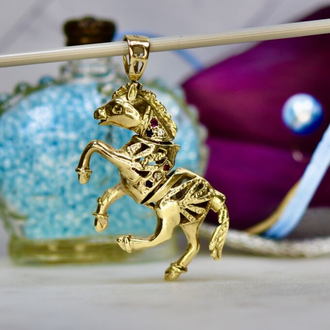 Articulated Horse Pendant in 9ct Gold