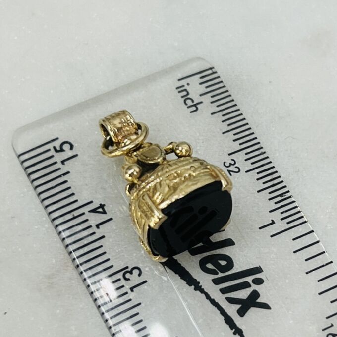 Onyx Fixed Fob Pendant in 9ct Gold