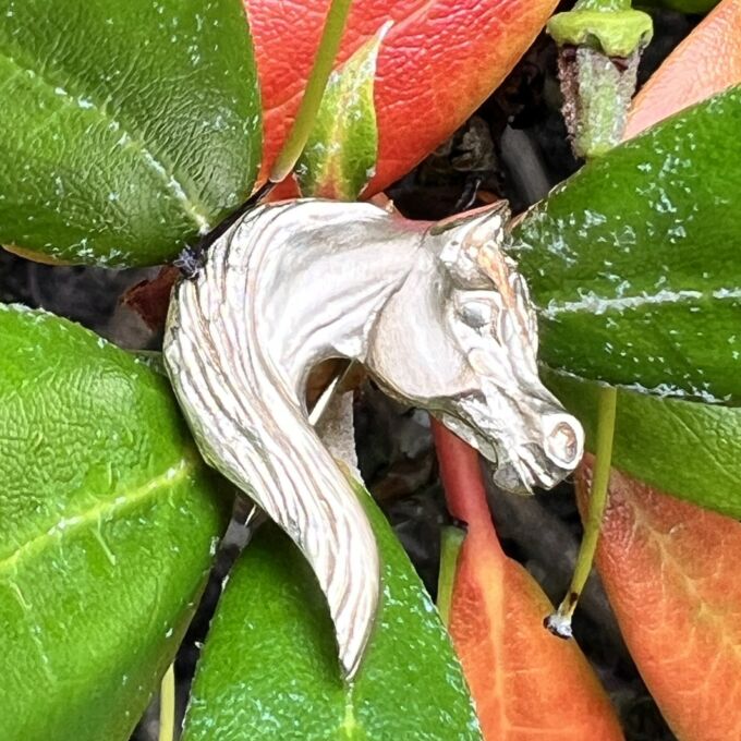 Designer Arabian Horse Head Brooch in 9ct Gold