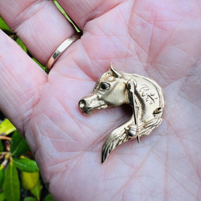 Designer Arabian Horse Head Brooch in 9ct Gold