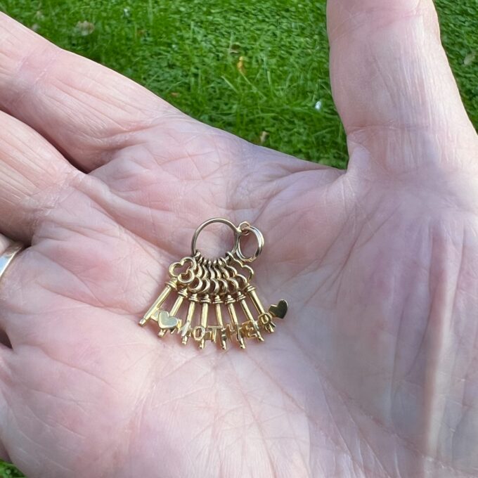 MOTHER Key Pendant in 9ct Gold