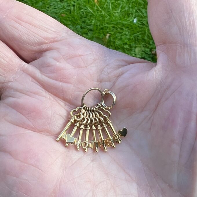 MOTHER Key Pendant in 9ct Gold