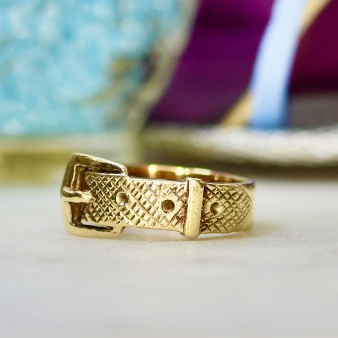 Heavyweight Buckle Ring in 9ct Gold