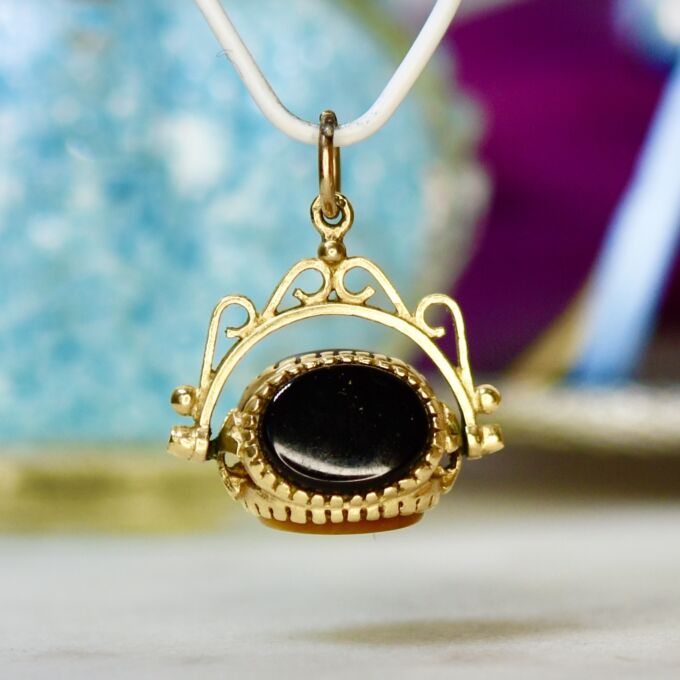 Three Stone Spinner Fob Pendant in 9ct Gold