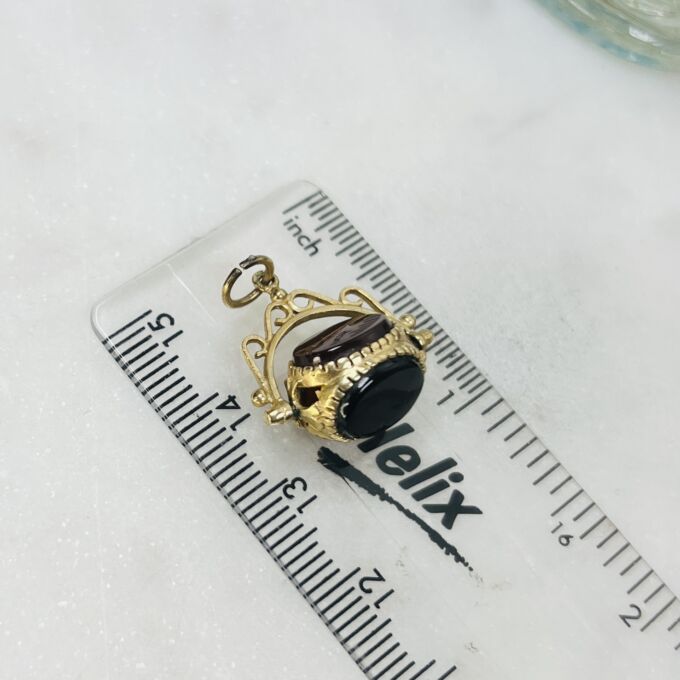 Three Stone Spinner Fob Pendant in 9ct Gold