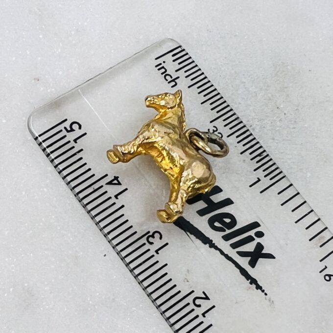 Heavy Horse Pendant in 9ct Gold