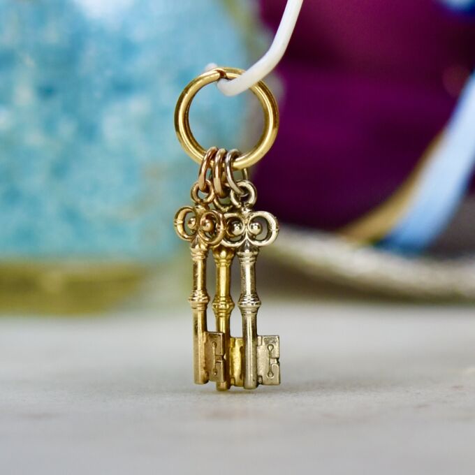 Three Key Charm Pendant in 9ct Gold