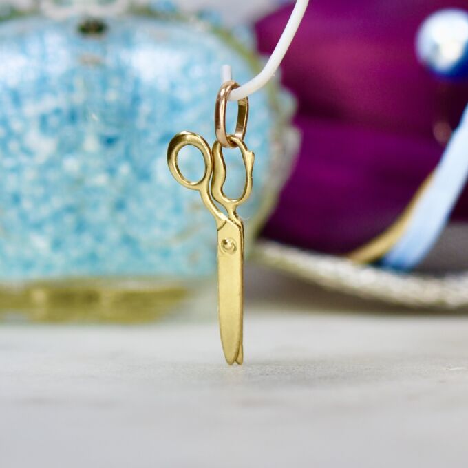 Opening Scissors Charm Pendant in 9ct Gold