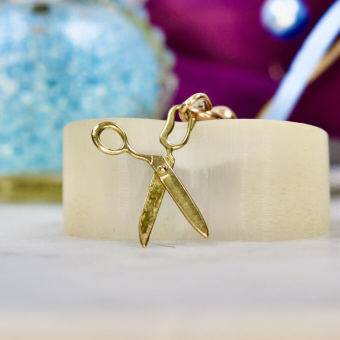 Opening Scissors Charm Pendant in 9ct Gold