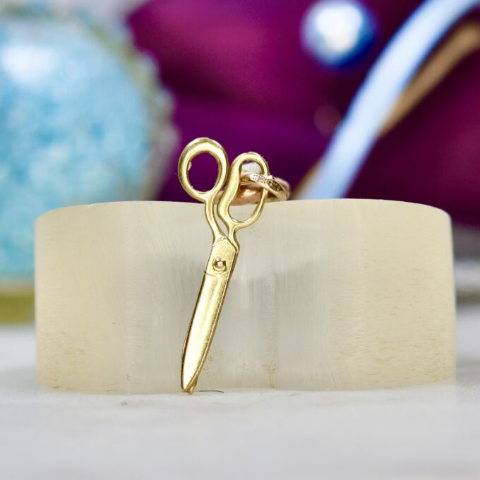 Opening Scissors Charm Pendant in 9ct Gold