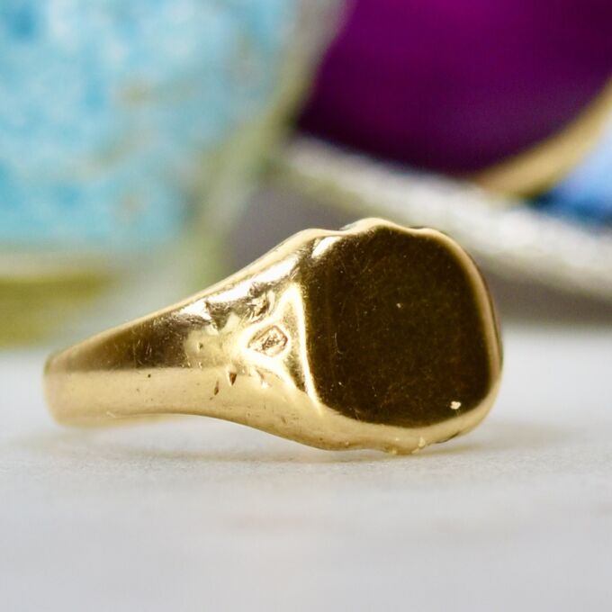 Heavyweight Shield Signet Ring in 9ct Gold