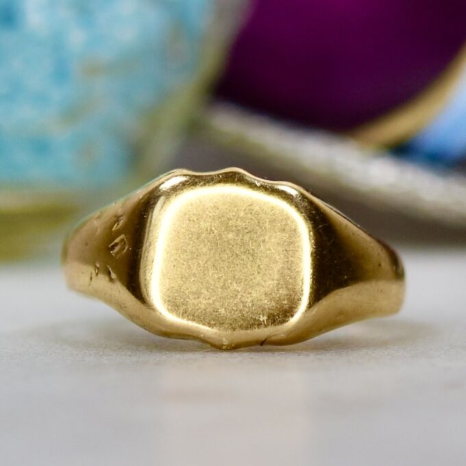 Heavyweight Shield Signet Ring in 9ct Gold