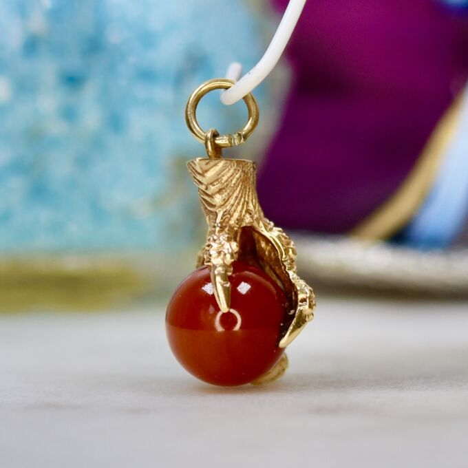 Talon and Carnelian Ball Pendant in 9ct Gold