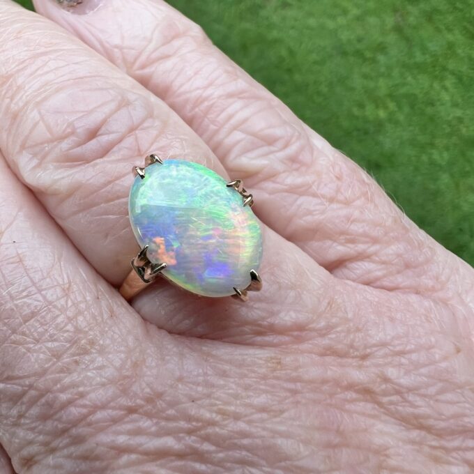Opal Ring in 18ct Yellow Gold
