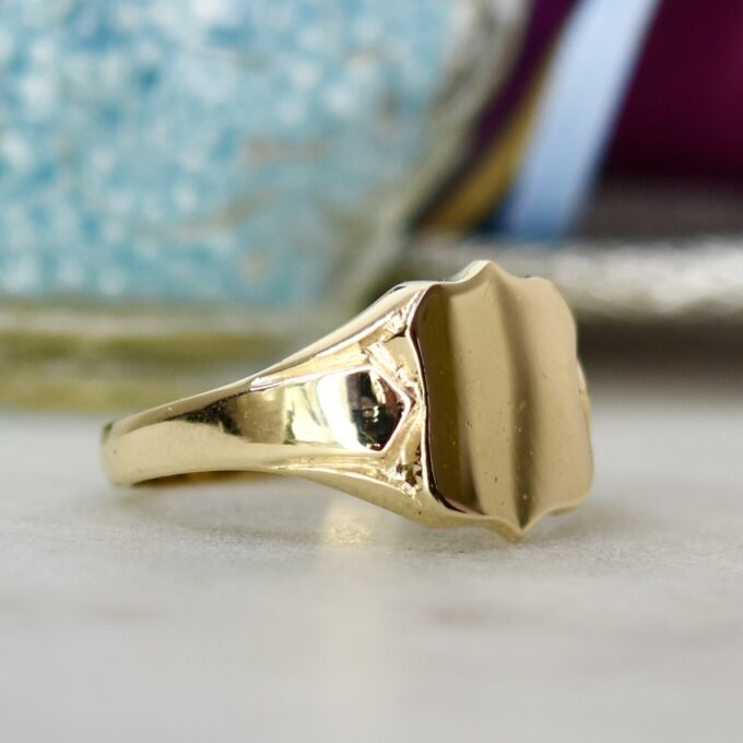 Shield Signet Ring in 9ct Gold