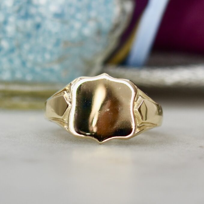 Shield Signet Ring in 9ct Gold