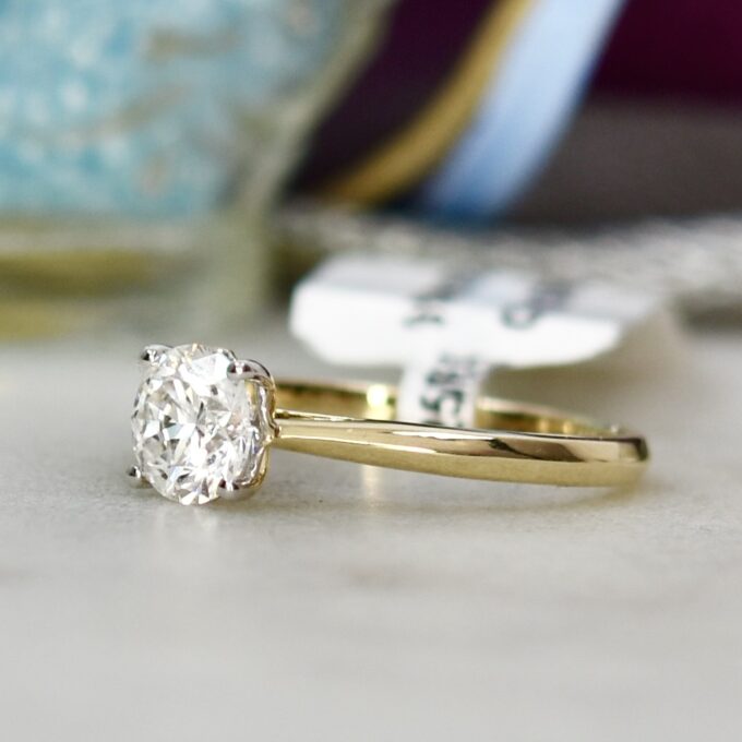 Lab Grown 1ct Round Diamond Solitaire Ring in 9ct Gold