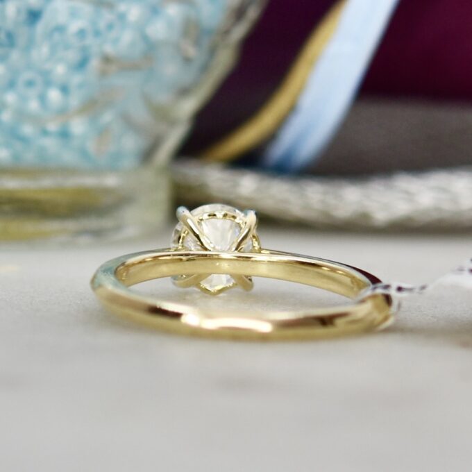 Lab Grown 1ct Round Diamond Solitaire Ring in 9ct Gold