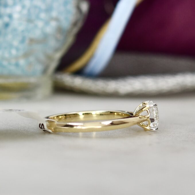 Lab Grown 1ct Round Diamond Solitaire Ring in 9ct Gold