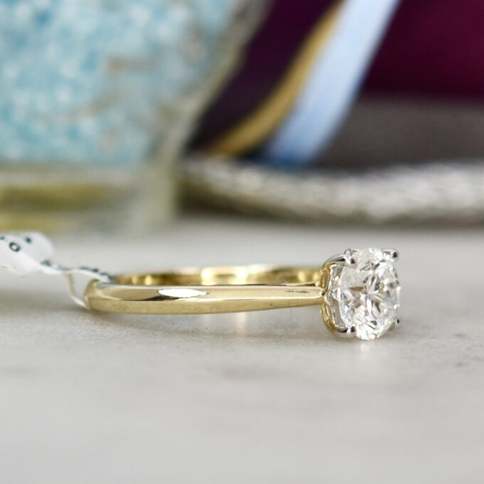 Lab Grown 1ct Round Diamond Solitaire Ring in 9ct Gold